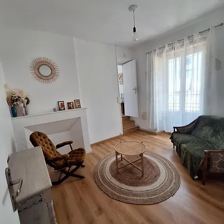 Dans Le Centre De Saint-astier Apartment